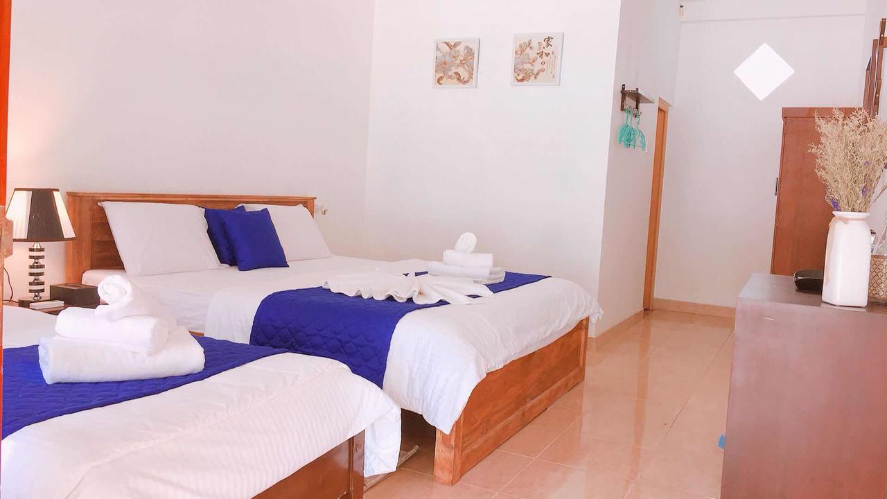 Blue Whale Holiday Hotel Mirissa Exterior photo