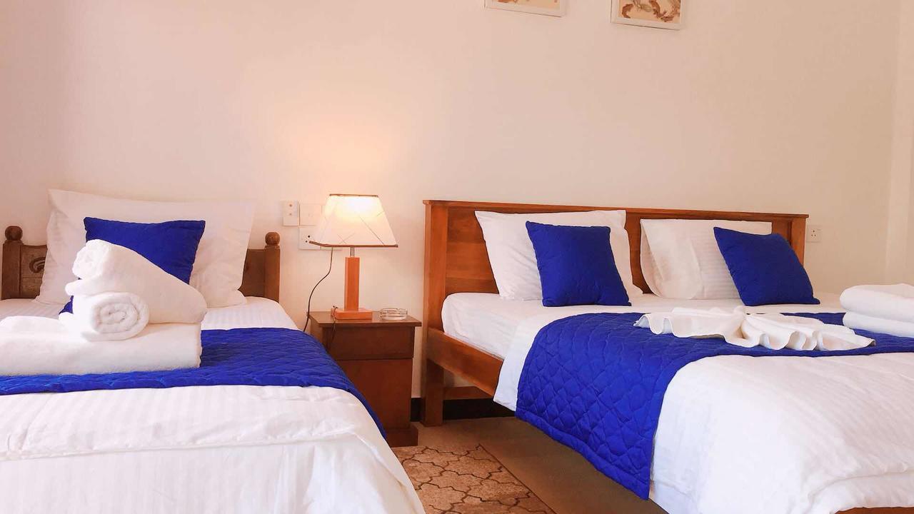 Blue Whale Holiday Hotel Mirissa Exterior photo