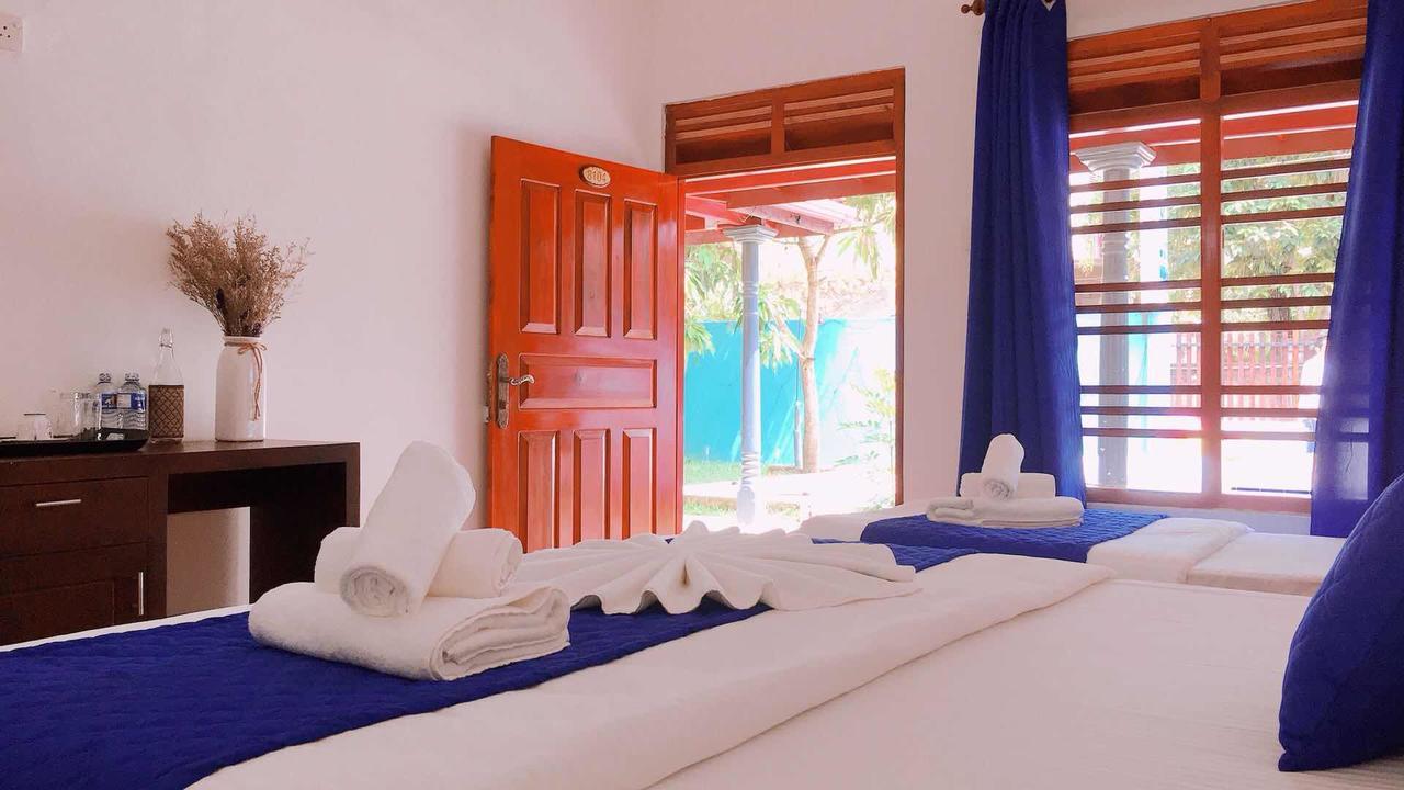 Blue Whale Holiday Hotel Mirissa Exterior photo
